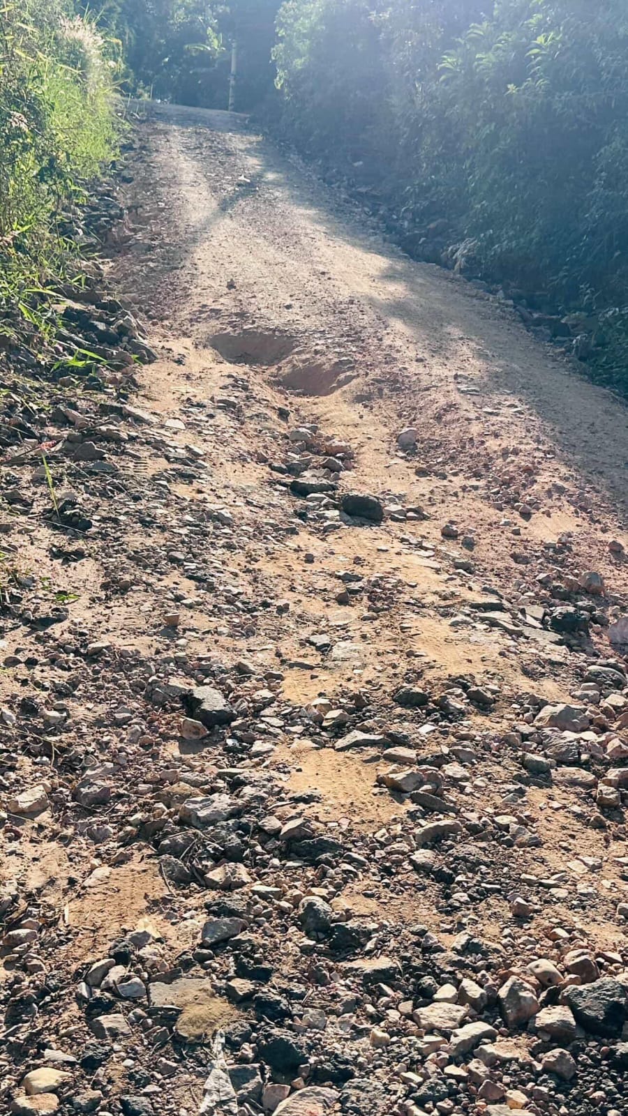  Moradores denunciam e cobram manutenção em via que liga o Guacuri a Dom Gabriel